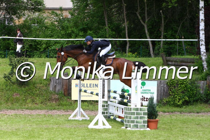 005M5004_So lonley_L Springen.JPG